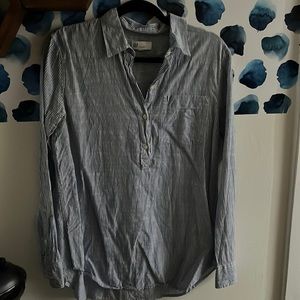 Gap Boyfriend Fit - SZ S blue and white striped quarter button down pullover